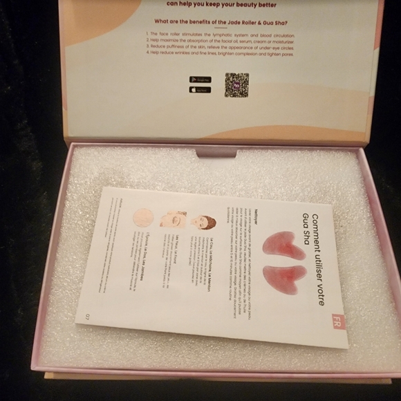Jade Roller Gua Sha Kit, NWT - Picture 3 of 4
